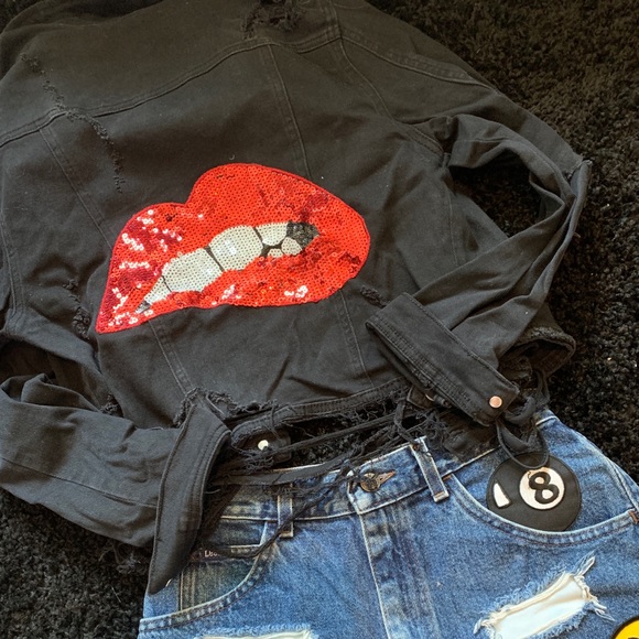 Dolls Kill Jackets & Blazers - Black cropped and distressed jean jacket